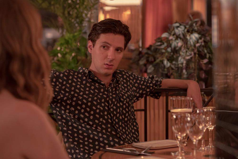 An increasingly egomaniac leading man, played by Vincent Lacoste, adds to the tension on set. – HBO Go $!An increasingly egomaniac leading man, played by Vincent Lacoste, adds to the tension on set. – HBO Go