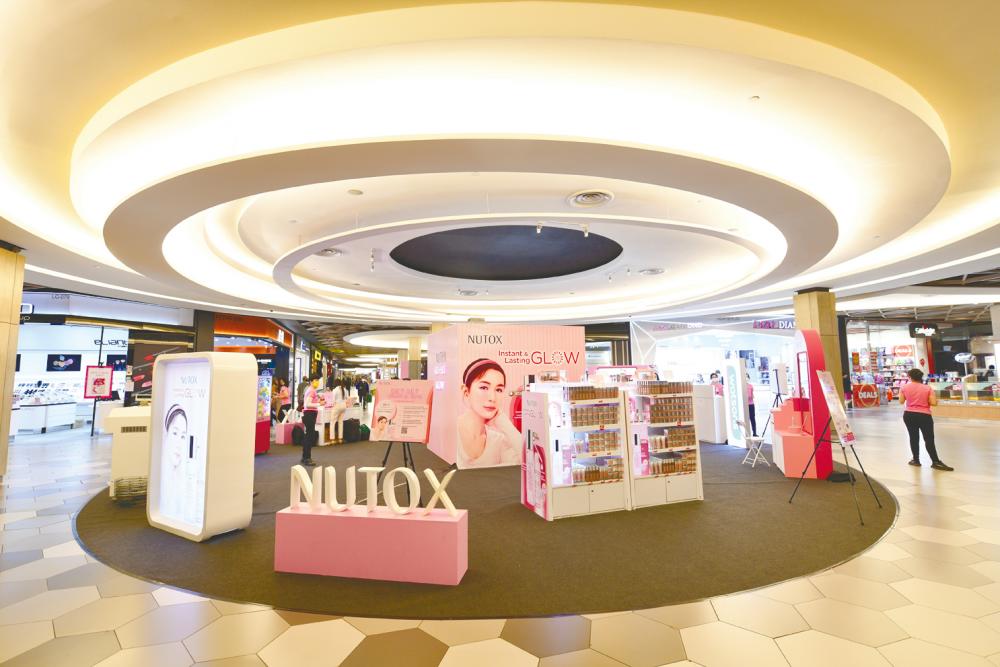 $!Take your best K-Pop inspired photo at NUTOX’s instant print photo booth.
