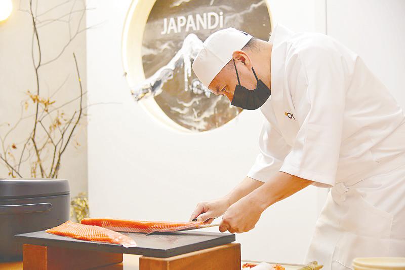 $!Japandi fridge incorporates OriginFresh preservation technology for meat and fish.