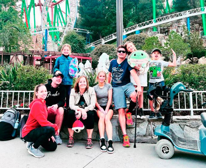 Jeremy Renner and his family enjoying their holiday. – Instagram/@jeremyrenner