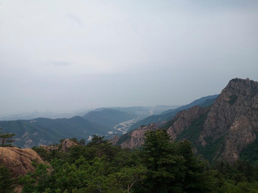 Seoraksan Mountain is renowned for its natural splendours and breathtaking views. $!Seoraksan Mountain is renowned for its natural splendours and breathtaking views.