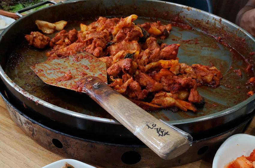 Dakgalbi at halal-certified Sansoge Dakgalbi, Chuncheon. $!Dakgalbi at halal-certified Sansoge Dakgalbi, Chuncheon.