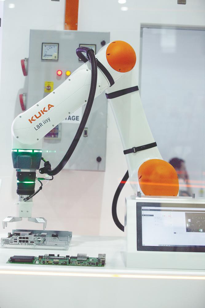$!Cobots like the LBR iisy is meant for all production areas, combining industrial automation with the flexibility and simplicity of an intelligent tool.