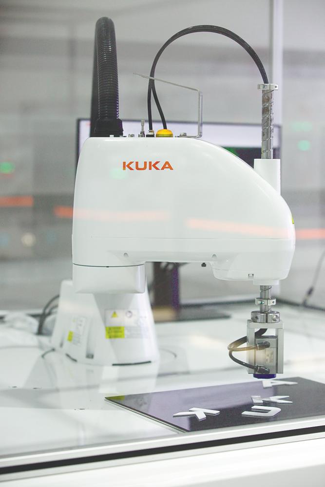 $!Kuka’s robots also use advanced imaging and AI to carry out tasks.