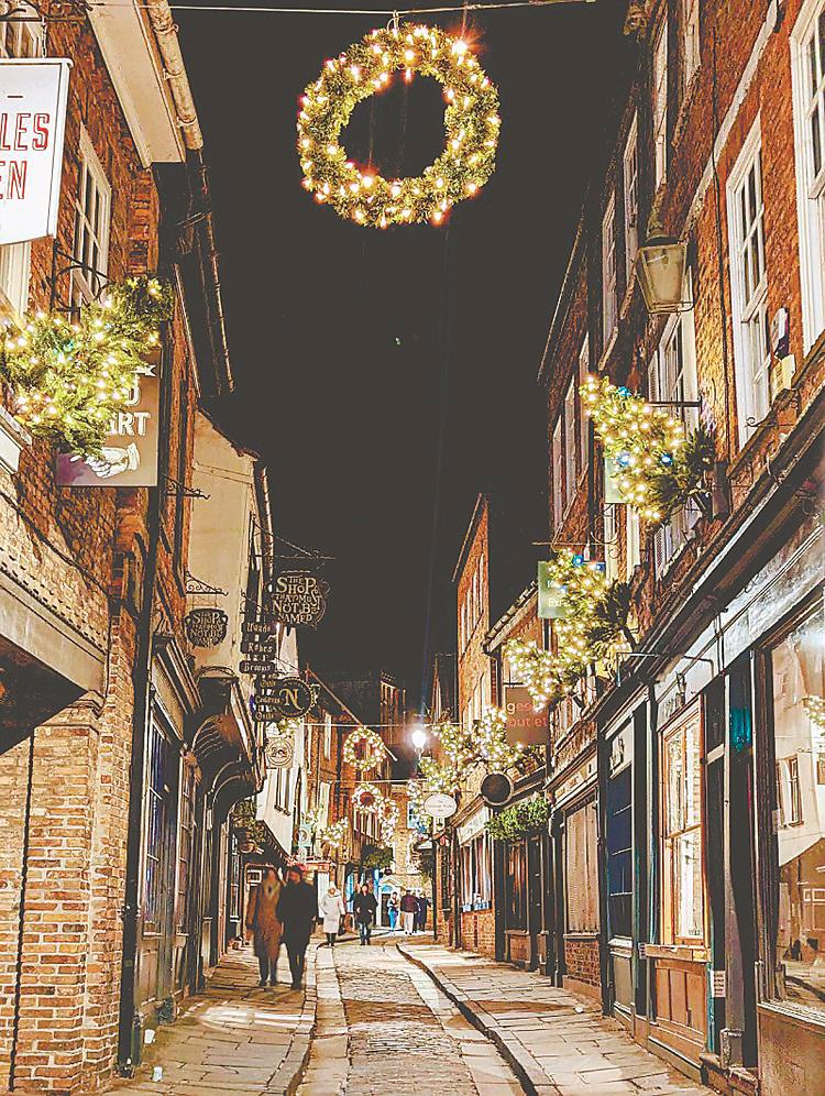 $!The Shambles during Christmas. – BESTTHINGSTODOINYORKPIC