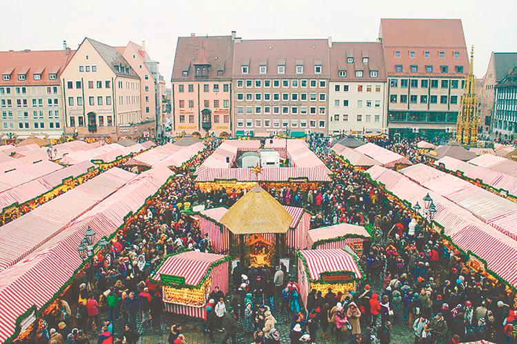 $!Nuremberg Christkindlesmarkt attracts plenty of visitors. – LUXEADVENTURETRAVELLERpic