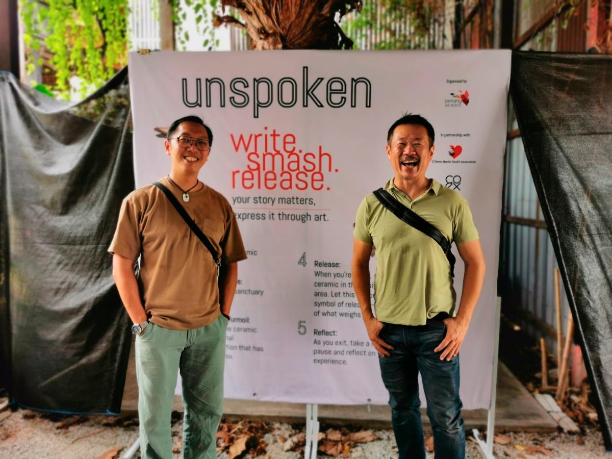 (From left) Loo and Seet at the ‘Unspoken’ exhibition. – ALL PICS BY T.C. KHOR