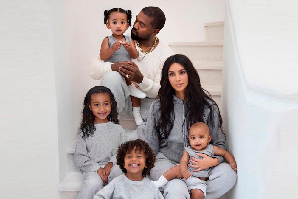 The couple in happier times, with their children. – Instagram