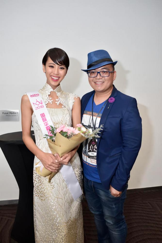 $!Tiong posing for a picture after being crowned first runner up at Miss Astro Chinese International 2018. – BRIAN LEE