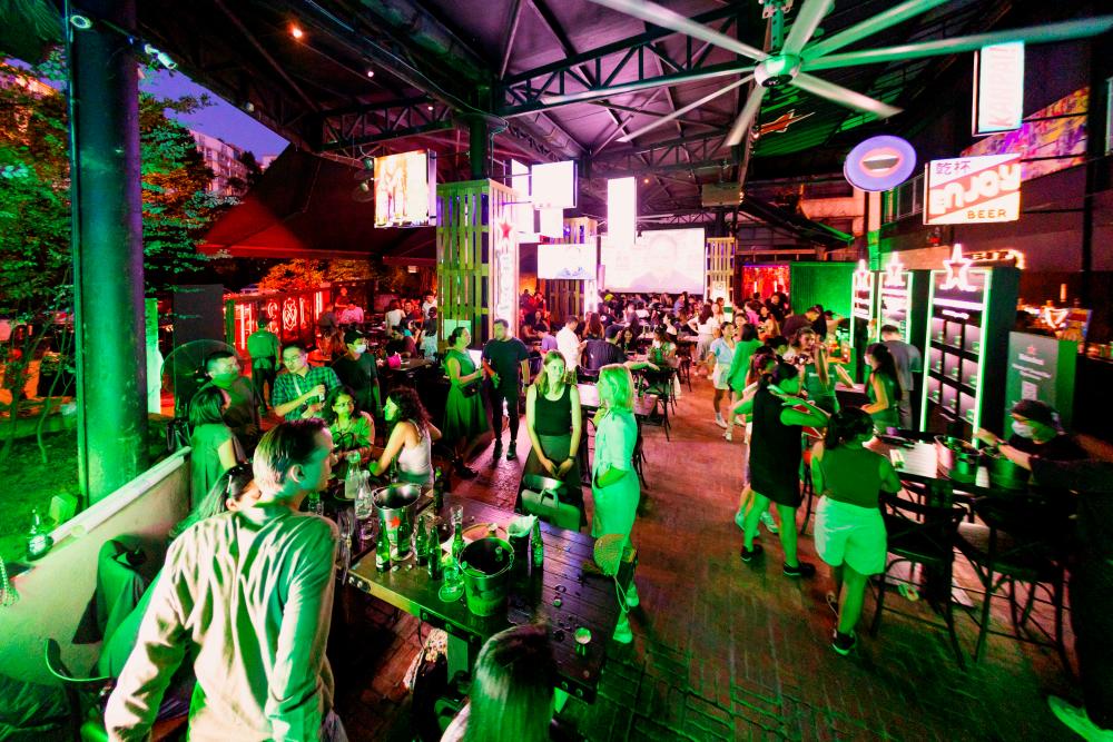 $!Join the Heineken Ghosted Bar experience