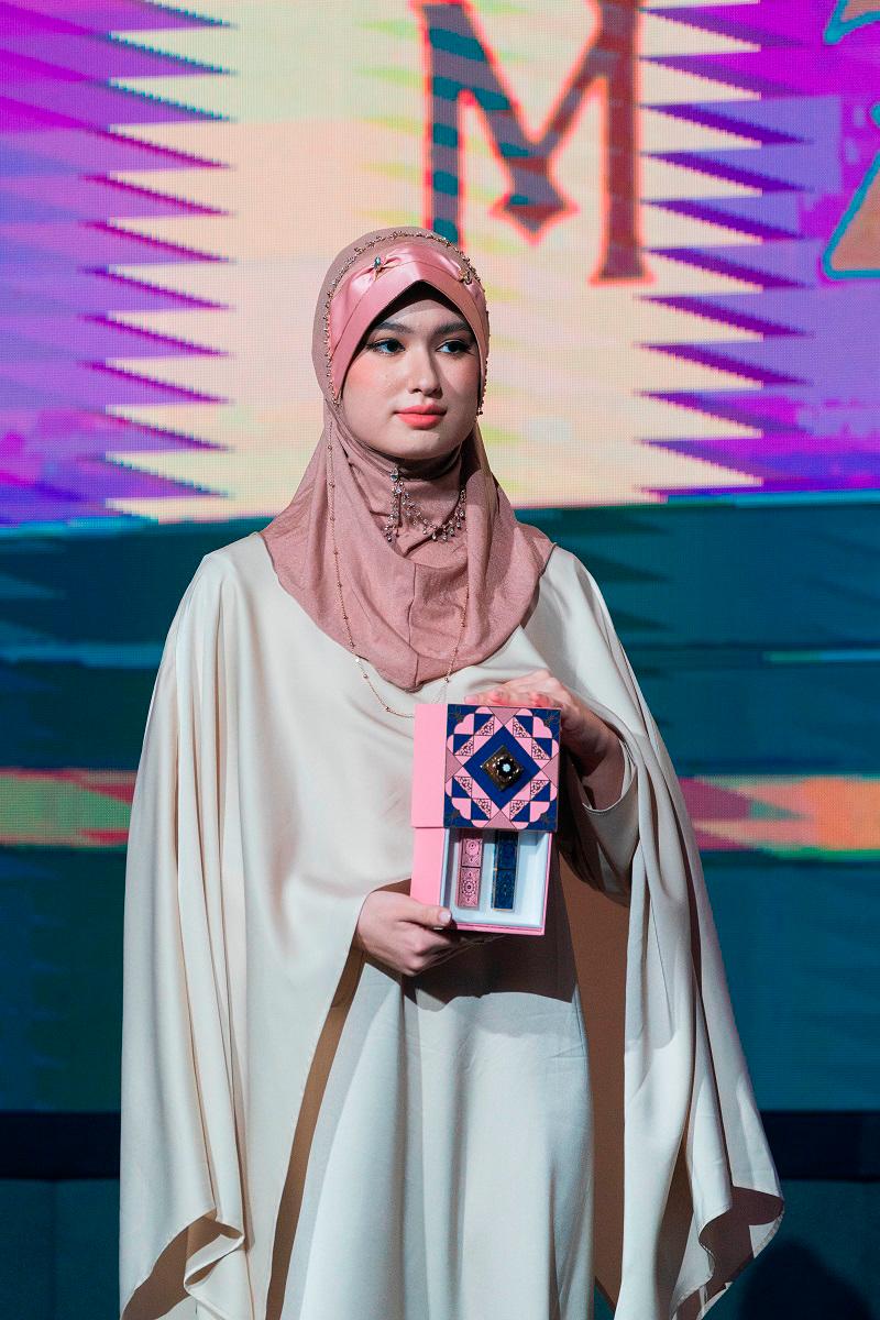 $!The MZH showcase featuring an exclusive runway presentation of its signature fashion and cosmetic products that embody timeless luxury and sophistication.