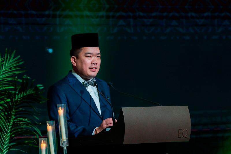 $!Choong delivering his welcome speech at the Global Premiere Ceremony 2025: A New Era of Modest Elegance, held at EQ Kuala Lumpur.
