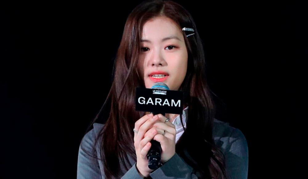 Kim Garam will be taking a hiatus from LE SSERAFIM following her bullying scandal. – Allkpop