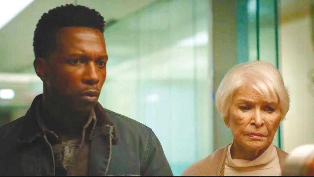 $!Not even an acting icon like Ellen Burstyn (right) could save this film.