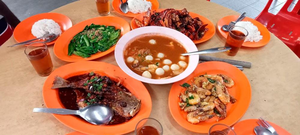 $!Take a rest and enjoy a meal at one of the many restaurants. - PIX by Thashine Selvakumaran