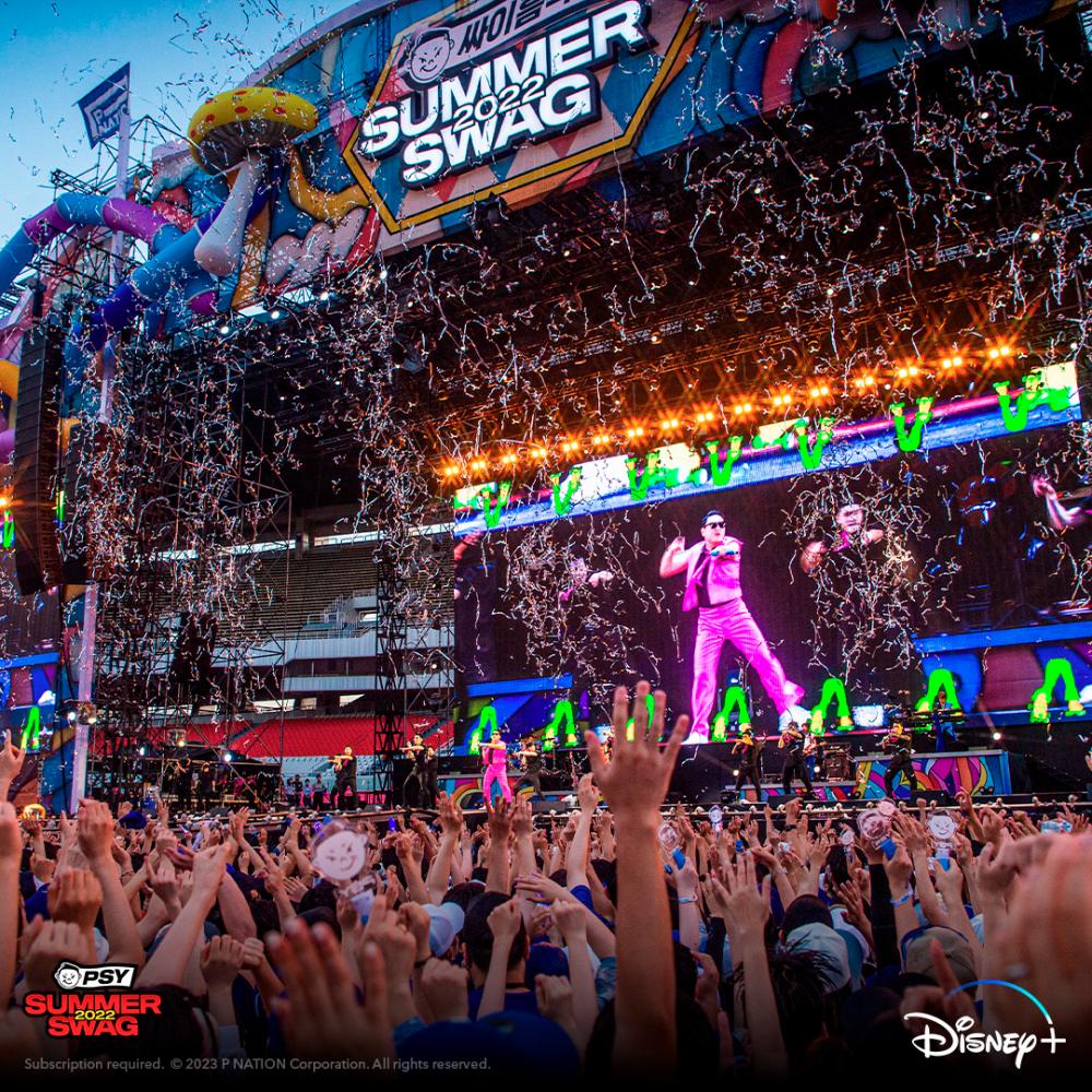 $!Fans jumped, cheered and danced throughout the concert. – INSTAGRAM/@Disneykr