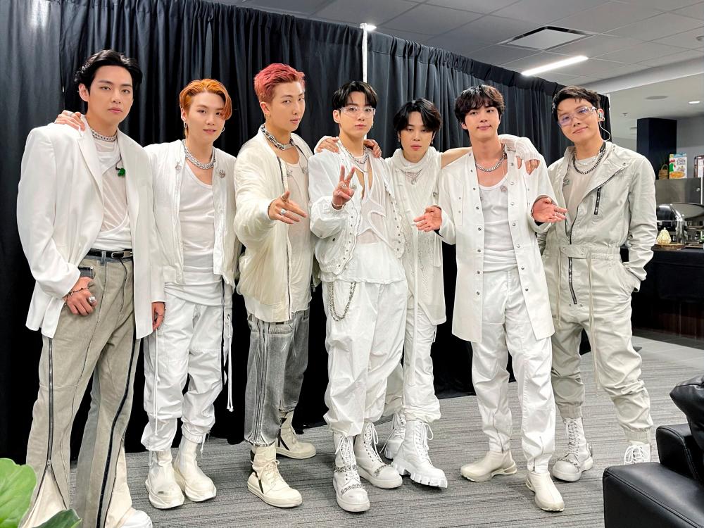 Twitter: bts_bighit