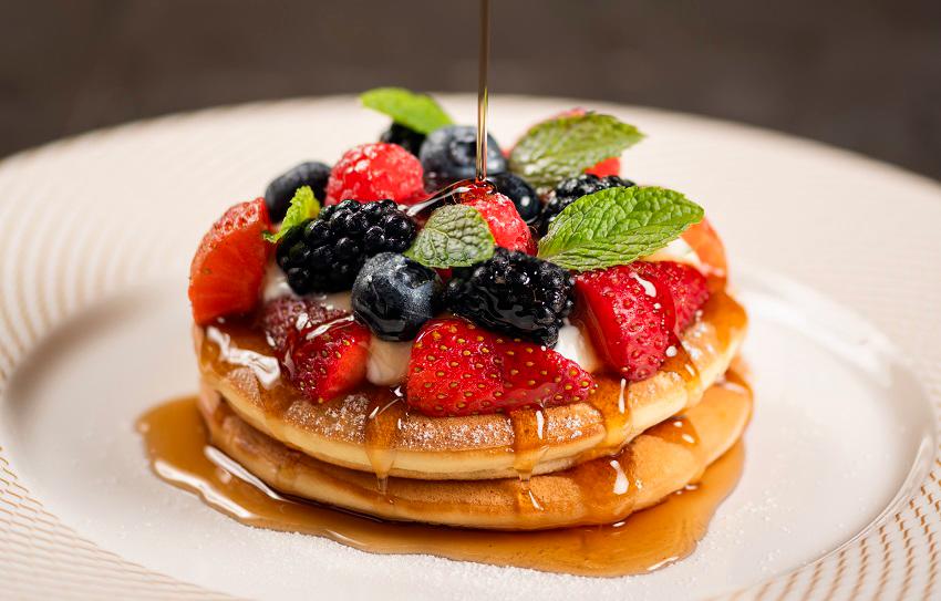 Pancakes – Buttermilk & berry pancakes, Vanilla yoghurt $!Pancakes – Buttermilk & berry pancakes, Vanilla yoghurt