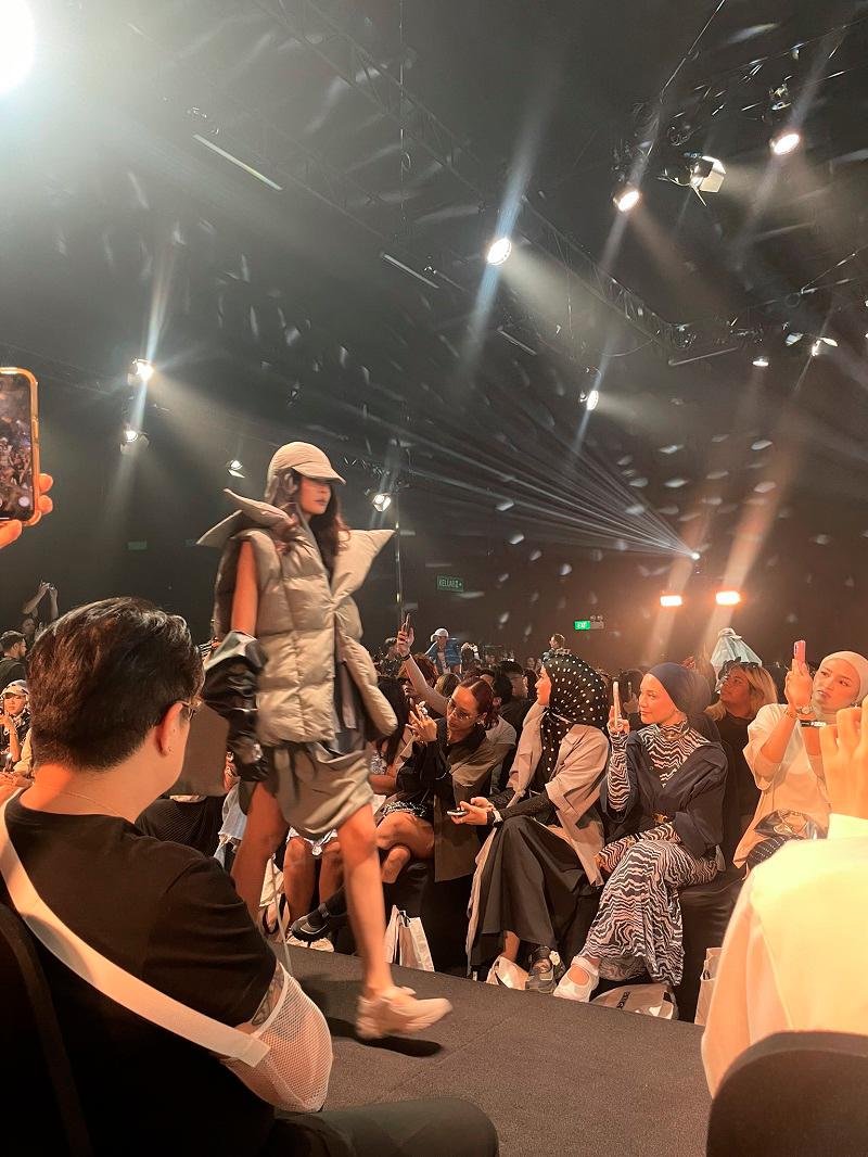 $!Puffers are still a regular on the runway. – VERONICA ELANKOVAN/THESUN