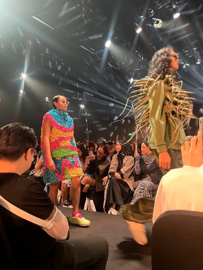 $!Colours are slowly bleeding into runways, especially streetwear. – VERONICA ELANKOVAN/THESUN