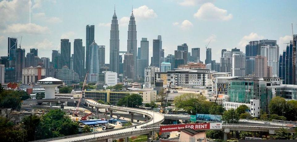 Malaysia’s economy is expected to grow moderately this year. – Bernamapic