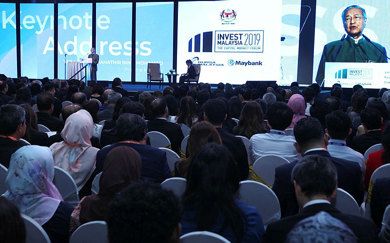 Prime Minister Tun Dr Mahathir Mohamad speaks at the Invest malaysia 2019, on March 19, 2019. — Sunpix by Zulkifli Ersal