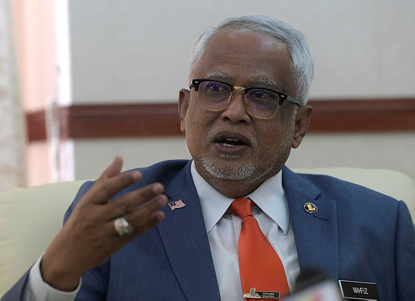 Human Resources Deputy Minister Datuk Mahfuz Omar. — Bernama