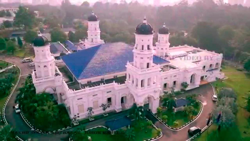 $!The majestic state mosque atop a hill is renowned for its intricate design. – PIC FROM YOUTUBE @Mansur
