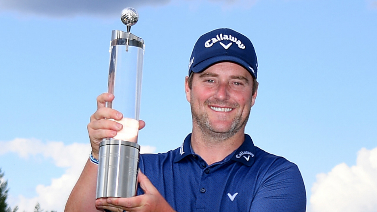 No caddie, no problem as Warren ends six-year title drought