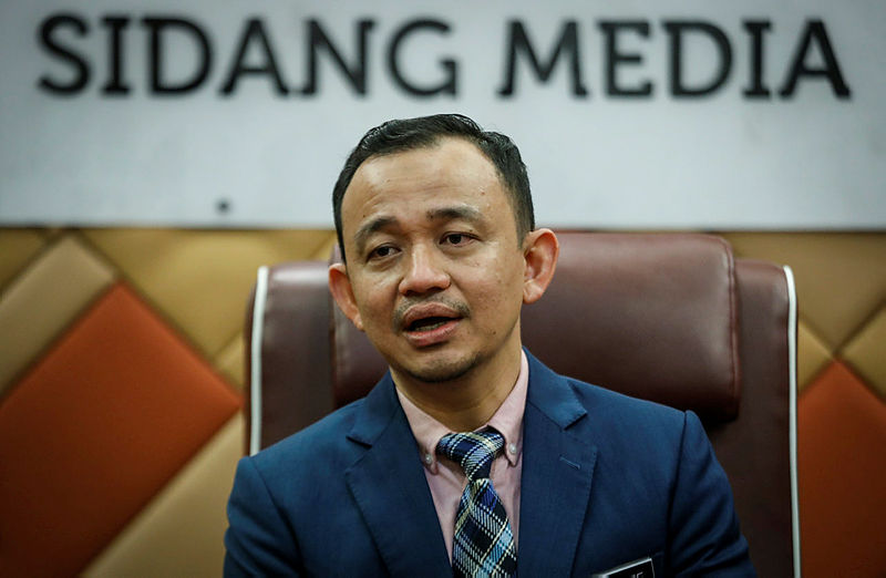 Provide better jobs instead of helping students pay loans, Maszlee tells state govts