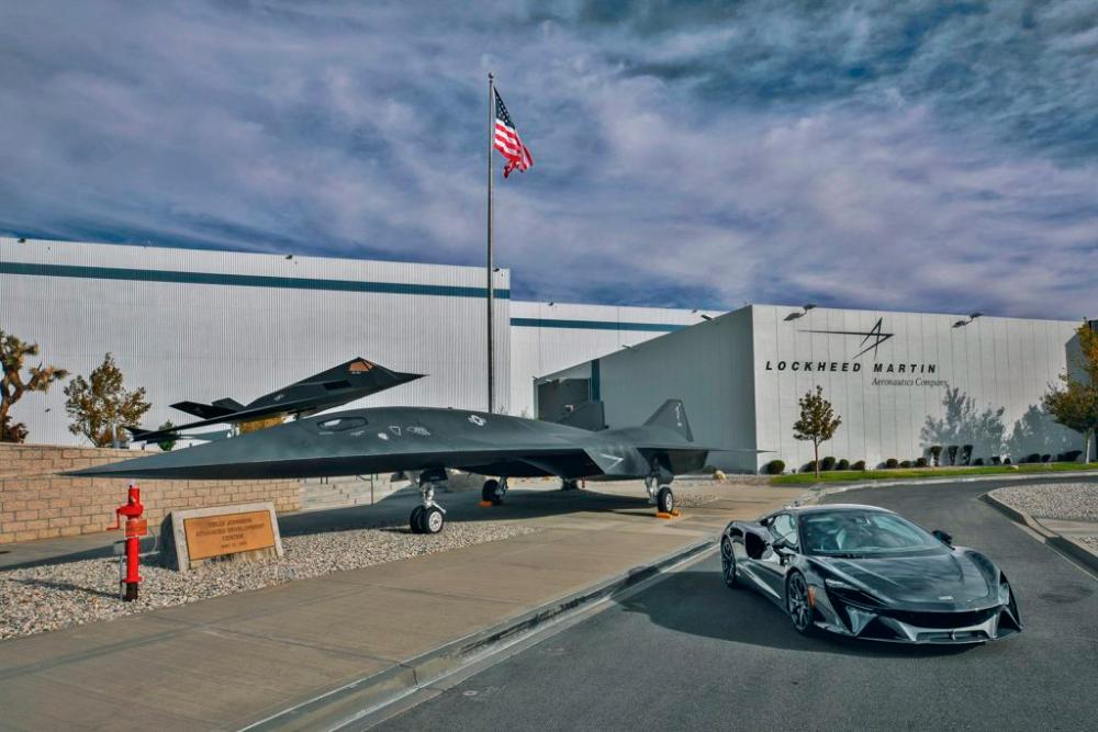 $!McLaren Automotive To Collaborate With Stealth Fighter People At ‘Skunk Works’