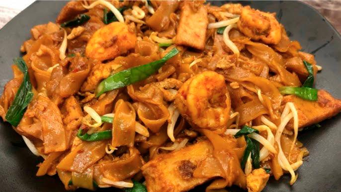 $!Char kuey teow’s signature wok hei (’breath of the wok’) is what makes it truly special. – PIC FROM YOUTUBE @MEL COOKING JOURNEY