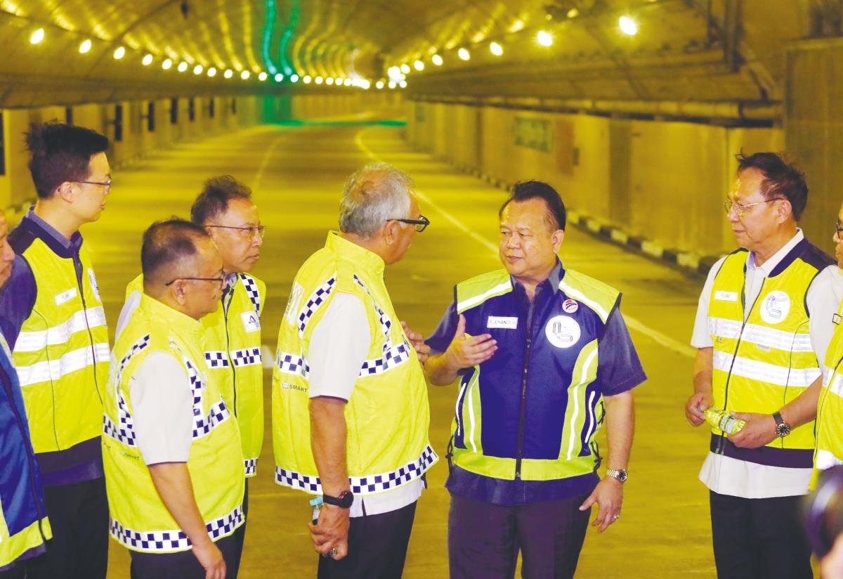 Nanta (second from right) at the launch yesterday. – ADIB RAWI YAHYA/ THESUN