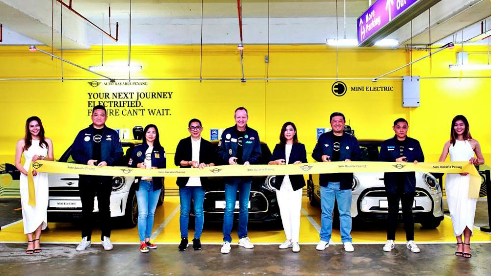 Official opening of the MINI EV Charging Facility at Gurney Plaza Penang recently. $!Official opening of the MINI EV Charging Facility at Gurney Plaza Penang recently.