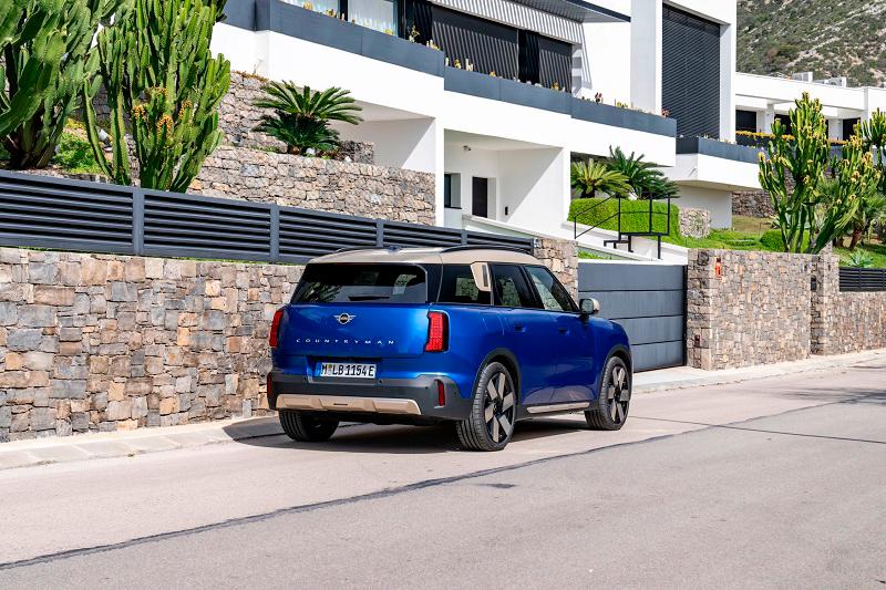$!Mini Expands All-Electric Lineup with New Countryman E