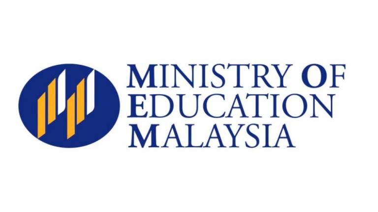MoE urged to intensify training to improve teachers’ English proficiency