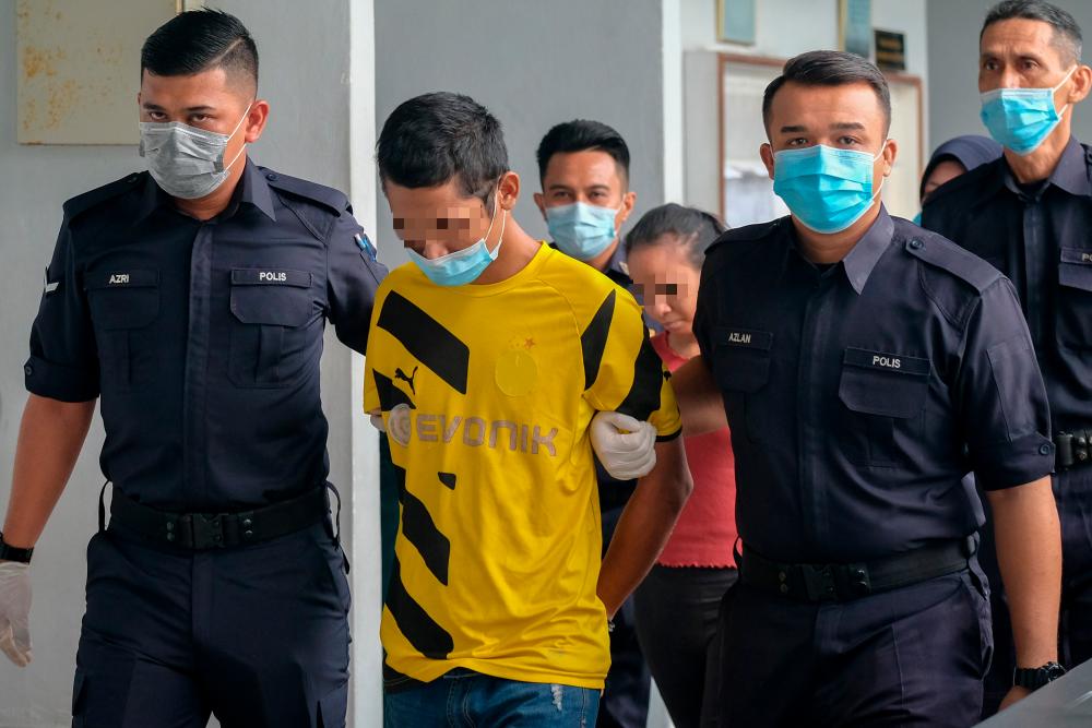 A food shop employee today pleaded not guilty at the sessions court to attempting to murder a member of the armed forces at Terendak Camp in Sungai Udang here last week. - Bernama