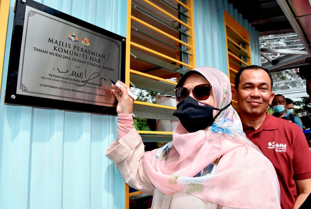 Housing and Local Government Minister Zuraida Kamaruddin during the Inauguration Ceremony of the Taman Murai Jaya Community Hub, Durian Tunggal, today. — Bernama
