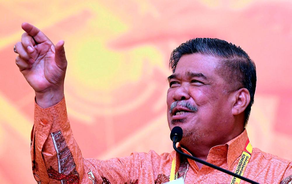 Mat Sabu mengesahkan kesemua 11 Ahli Parlimen Amanah menyokong Anwar