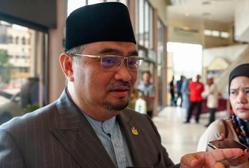 Timbalan Menteri Besar Datuk Mohamed Fadzli Hassan - fotoBERNAMA
