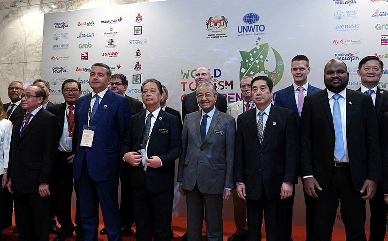 Prime Minister Tun Dr Mahathir Mohamad (3rd R) and Tourism, Arts and Culture Minister Datuk Mohamaddin Ketapi (3rd L&lt; during the 2019 World Tourism Conference, on Aug 26, 2019. — Bernama