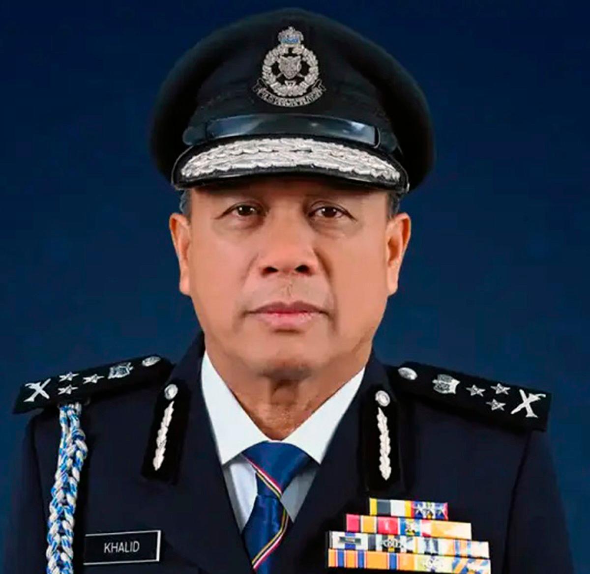 Bukit Aman Special Branch director, Datuk Seri Mohd Khalid Ismail has been appointed as the new Inspector-General of Police (IGP), replacing Tan Sri Razarudin Husain, effective today.