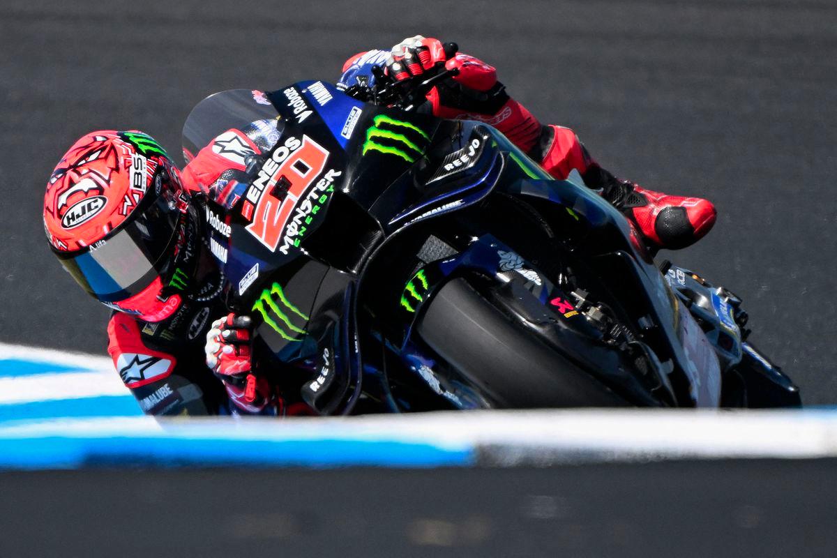 Monster Energy Yamaha MotoGP team's French MotoGP rider Fabio Quartararo races through a corner during qualifying for the Australian MotoGP Grand Prix on Phillip Island on 18 October, 2025. - AFPPIX