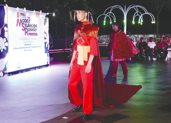 Showcasing charm of Nusantara fashion