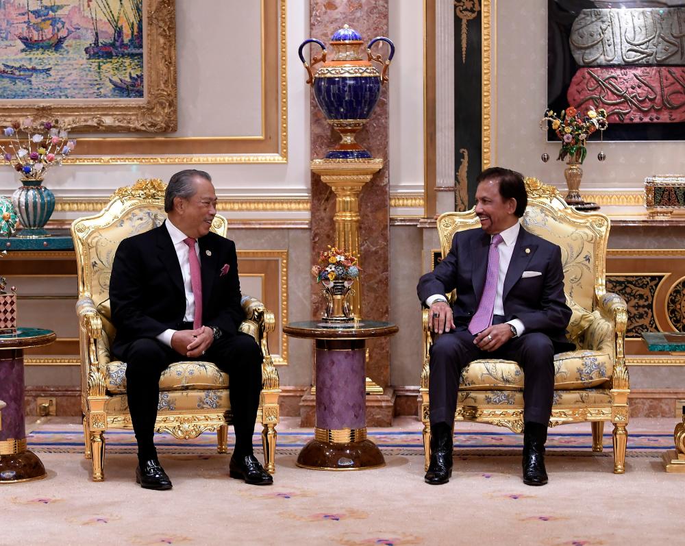 Prime Minister Tan Sri Muhyiddin Yassin holding a four-eyed meeting with the Sultan of Brunei Sultan Haji Hassanal Bolkiah at Istana Nurul Iman today. — Bernama