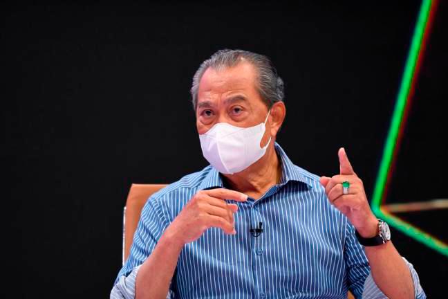 Economic activities to allow up to 80% staff on premises if daily Covid cases drop below 4,000: Muhyiddin (Updated)
