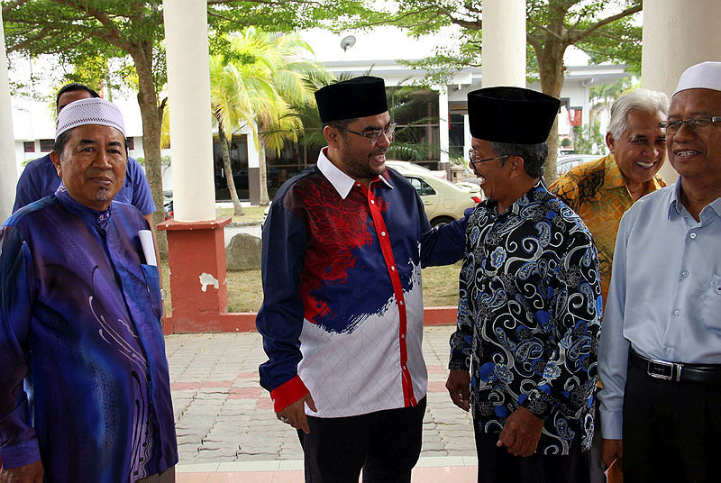 Minister in the Prime Minister’s Department Datuk Seri Dr Mujahid Yusof greets pensioners during the Annual General Meeting of the Malaysian Pensioners Association for the Kerian district, on Feb 16, 2019. — Bernama
