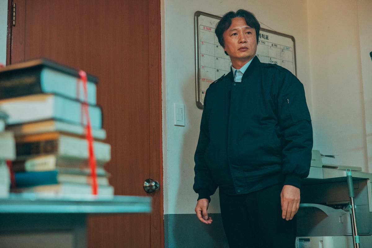 Mysterious station master (Jeon) knows more than he lets on. – IMDB $!Mysterious station master (Jeon) knows more than he lets on. – IMDB