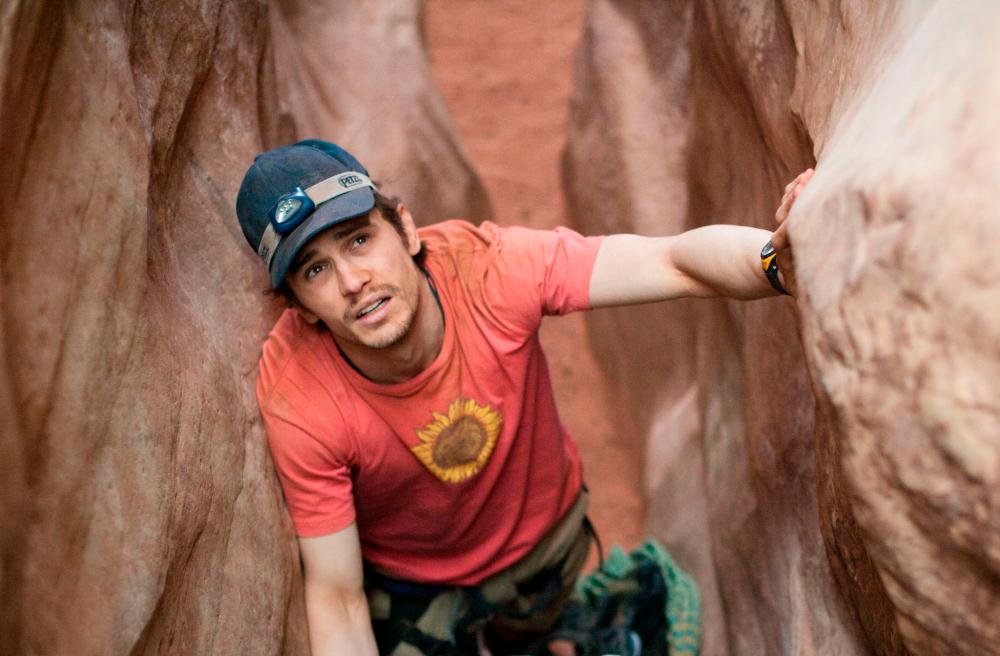 The heartbreaking true story of Aron Ralston is portrayed with determination by Franco. – IMDB $!The heartbreaking true story of Aron Ralston is portrayed with determination by Franco. – IMDB