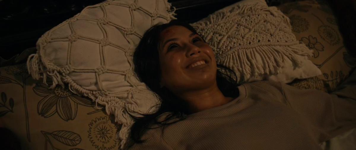 Arum (Saskia) is overtaken by a force beyond comprehension. - IMDB